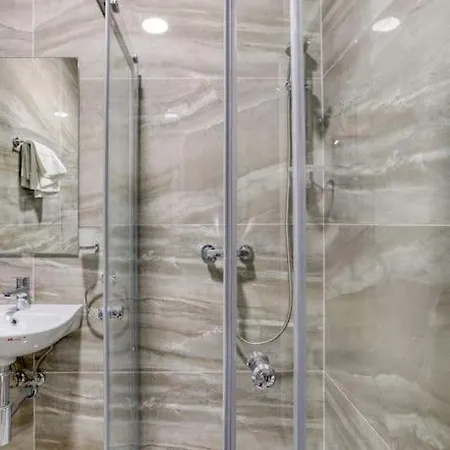 Cosy 2br With Stunning Sea Views In St Pauls By 360 Estates Apartmán