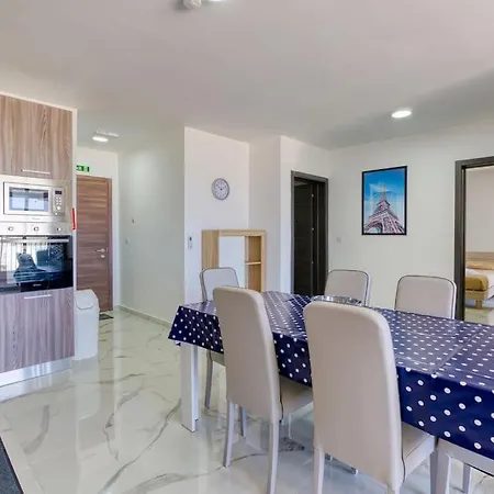 Cosy 2br With Stunning Sea Views In St Pauls By 360 Estates Apartmán *