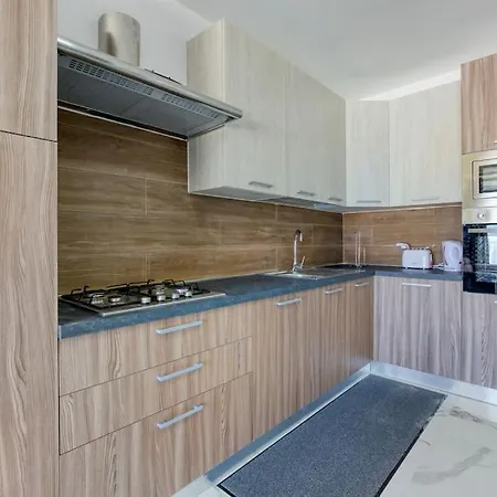 Cosy 2br With Stunning Sea Views In St Pauls By 360 Estates Apartmán